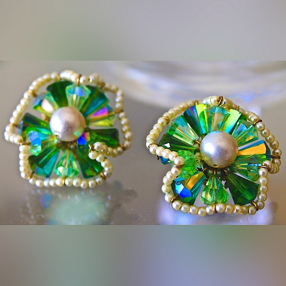 VENDOME EARRINGS CLIP VINTAGE PERIDOT & FERN AURORA BOREALIS CRYSTAL CONE PEARLS - Picture 3 of 8